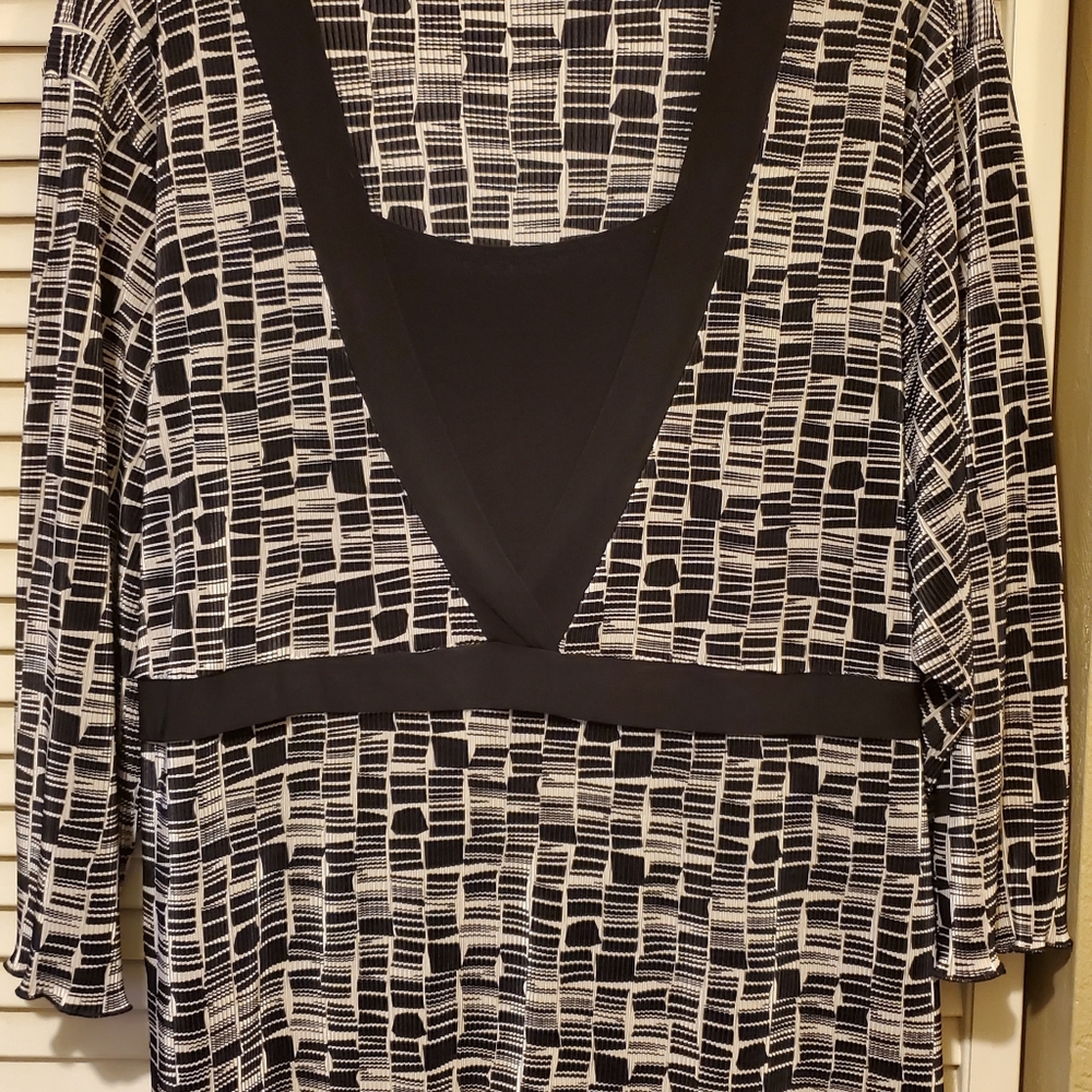 3/4 Sleeve Tie Back Blouse